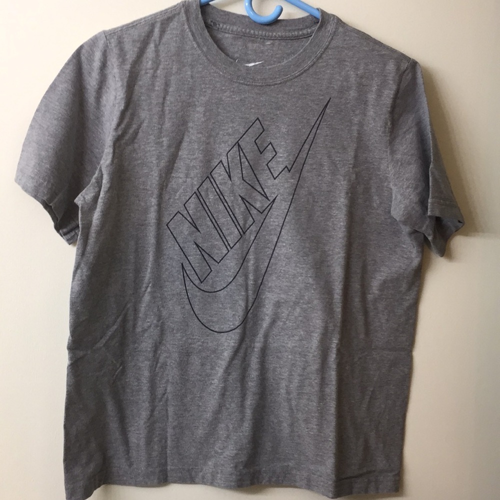 Boys Nike tee